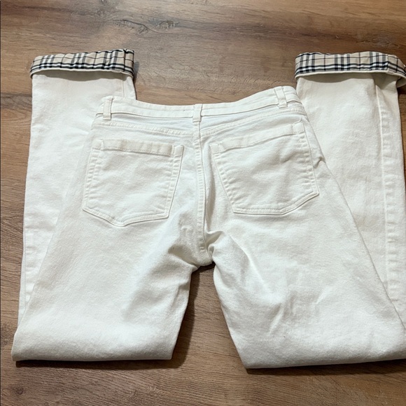 Burberry Off-White Rolled Cuff Jeans Side 6. (more like a size 2 US) - Picture 7 of 7